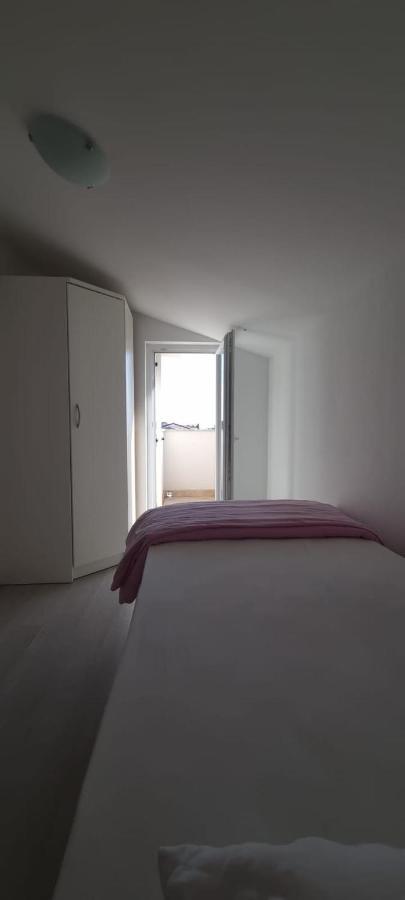 Apartmani Lanterna Krk Town Kültér fotó