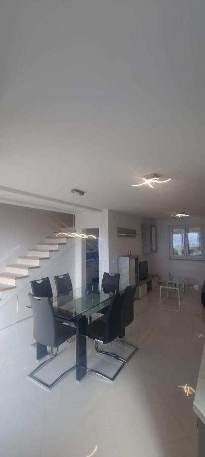 Apartmani Lanterna Krk Town Kültér fotó